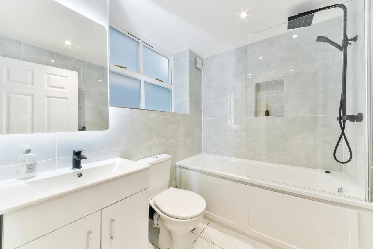 Amazing 2 Bed Apartment Clapham North Londyn Zewnętrze zdjęcie